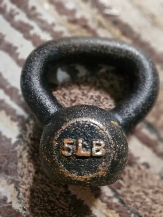 5x 5 lb iron Kettlebells weights - Picture 1 of 4